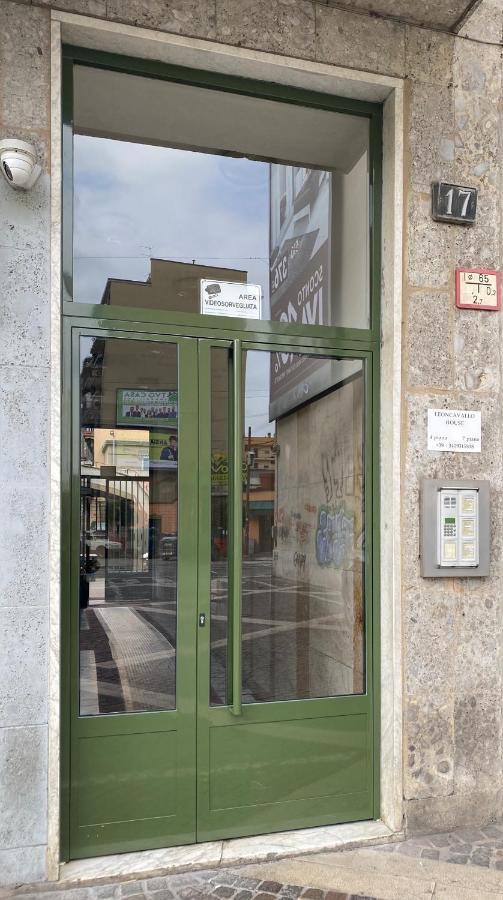 Leoncavallo House Milano Esterno foto